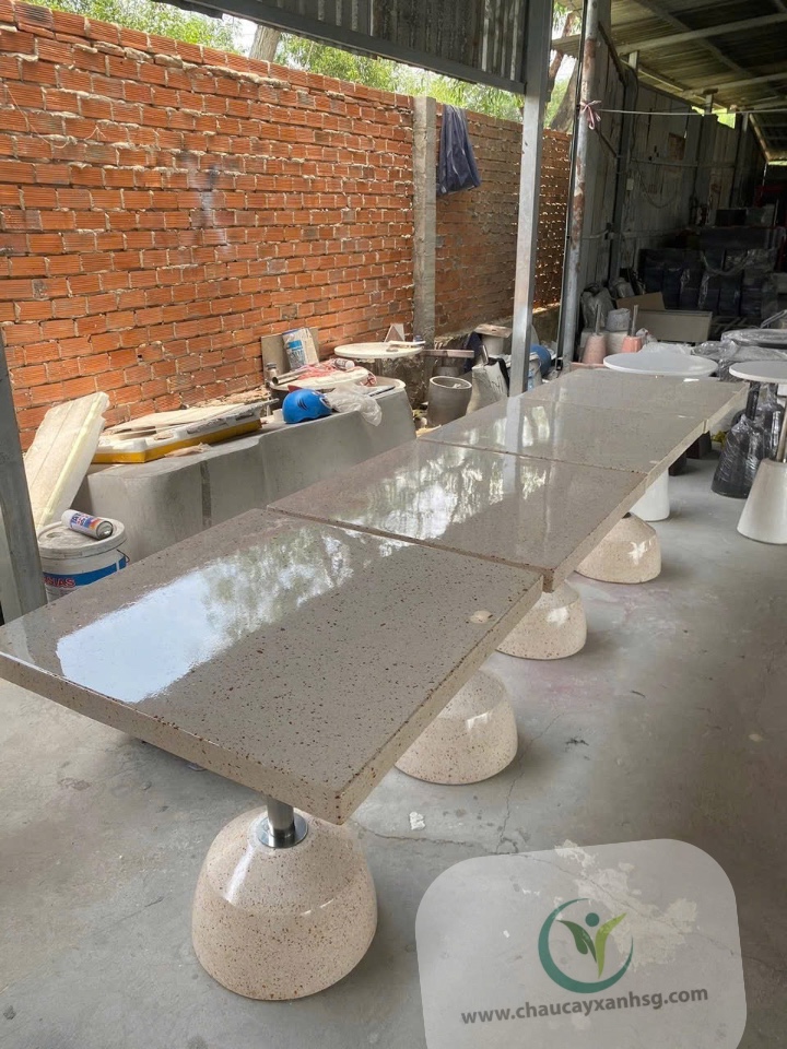 Bàn ăn terrazzo màu gạch