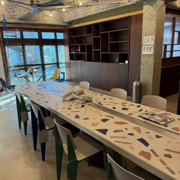 Gia Công Mặt Bàn Đá Terrazzo Kết Hợp Đá Marble Tự Nhiên Theo Yêu Cầu