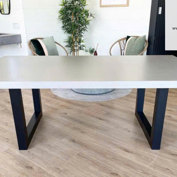 Bàn Bê Tông Hình Chữ Nhật Cho Phòng Khách