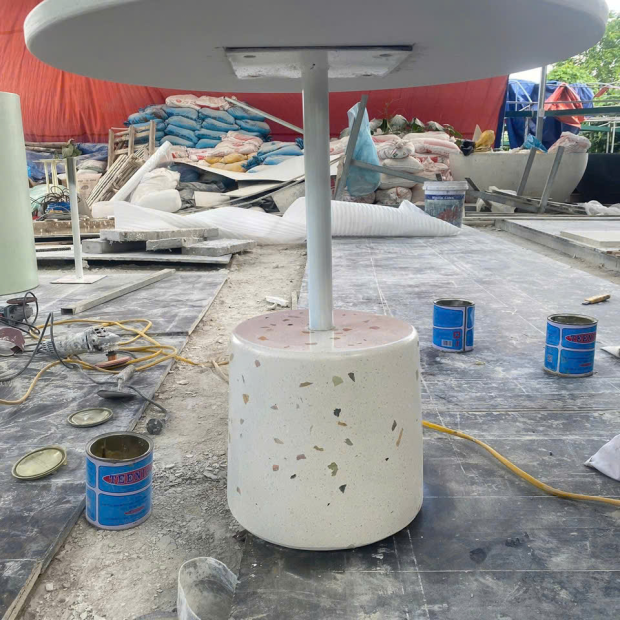 Bàn Mặt Đá Terrazzo Hình Tròn Cho Quán Cà Phê