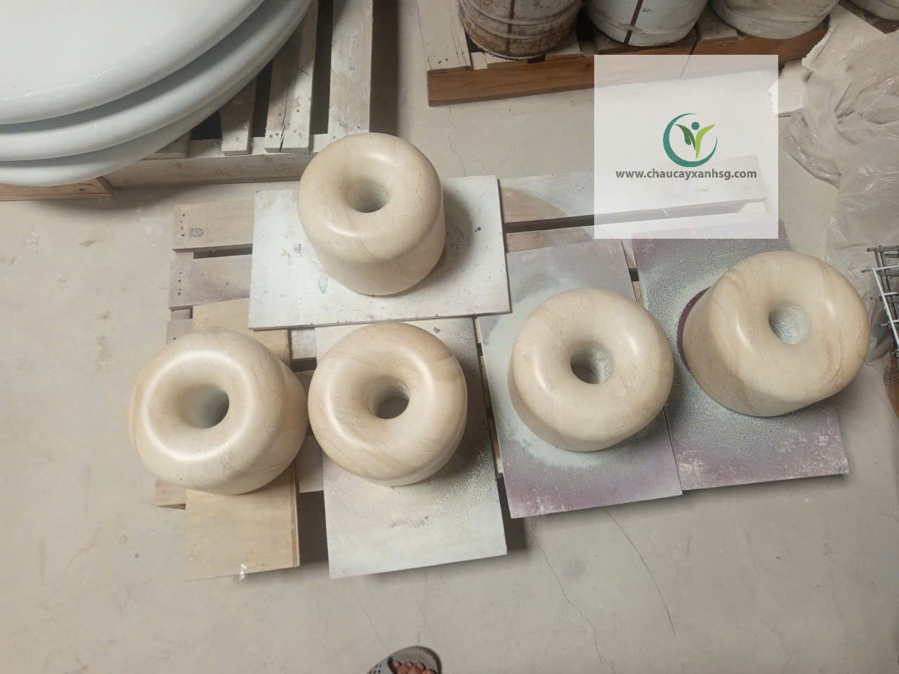 Sản Xuất Bàn Ghế Bê Tông Nhúng Đá Marble