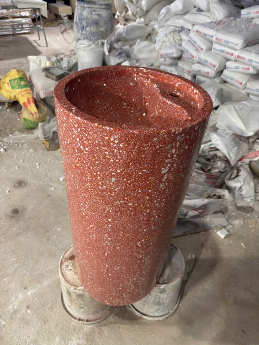 Lavabo Trụ Đứng Đá Đỏ