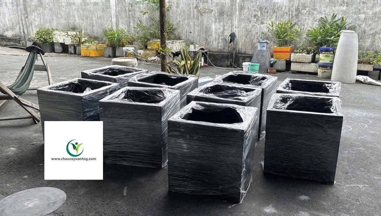 Chậu Composite Vuông Đen 