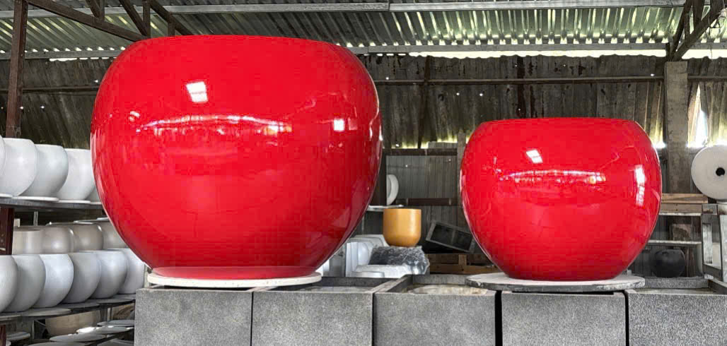 Chậu composite trái banh đỏ bóng