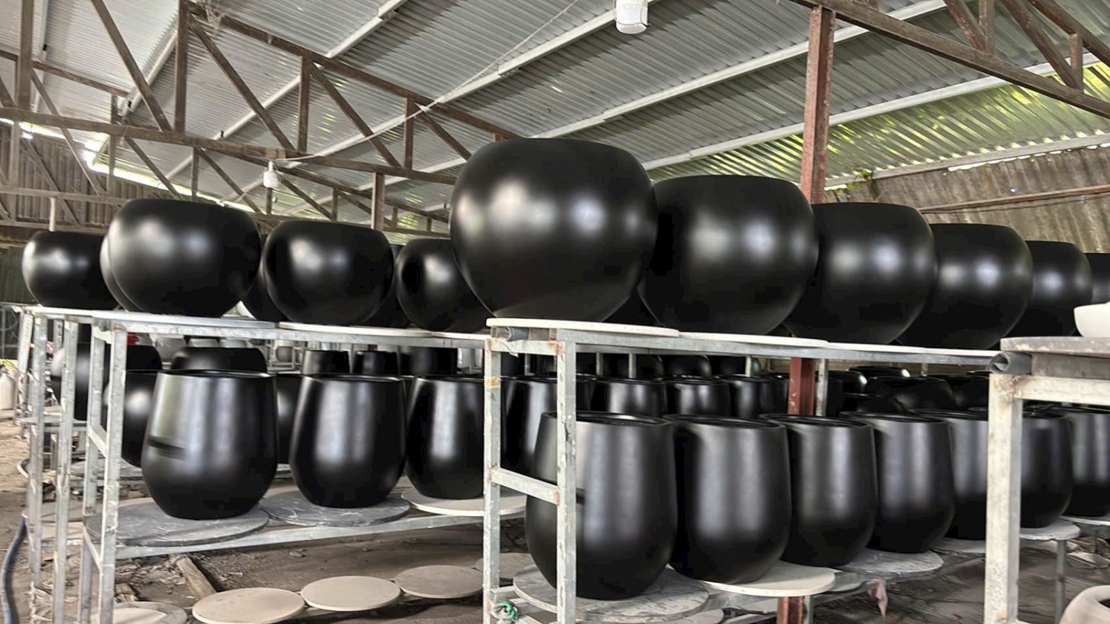 Chậu composite trái banh giá tốt