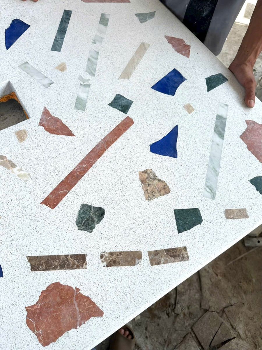 Các Bước Gia Công Mặt Bàn Terrazzo Kết Hợp Marble Theo Yêu Cầu 