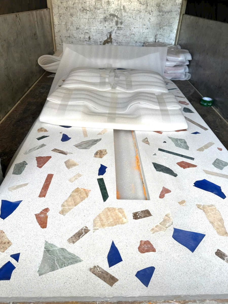 Gia Công Mặt Bàn Quầy Bar Terrazzo Kết Hợp Marble Theo Yêu Cầu
