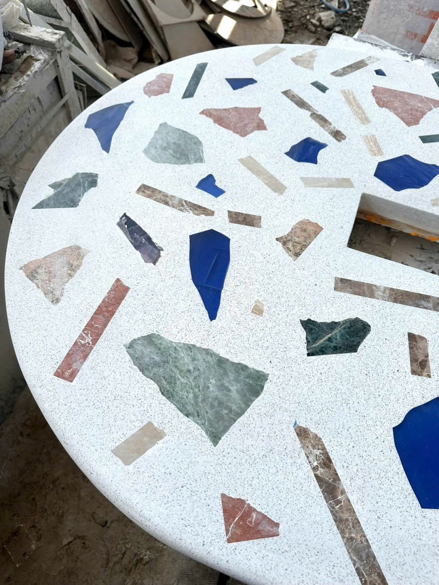 Gia Công Mặt Bàn Terrazzo Kết Hợp Marble Bo Góc Theo Yêu Cầu
