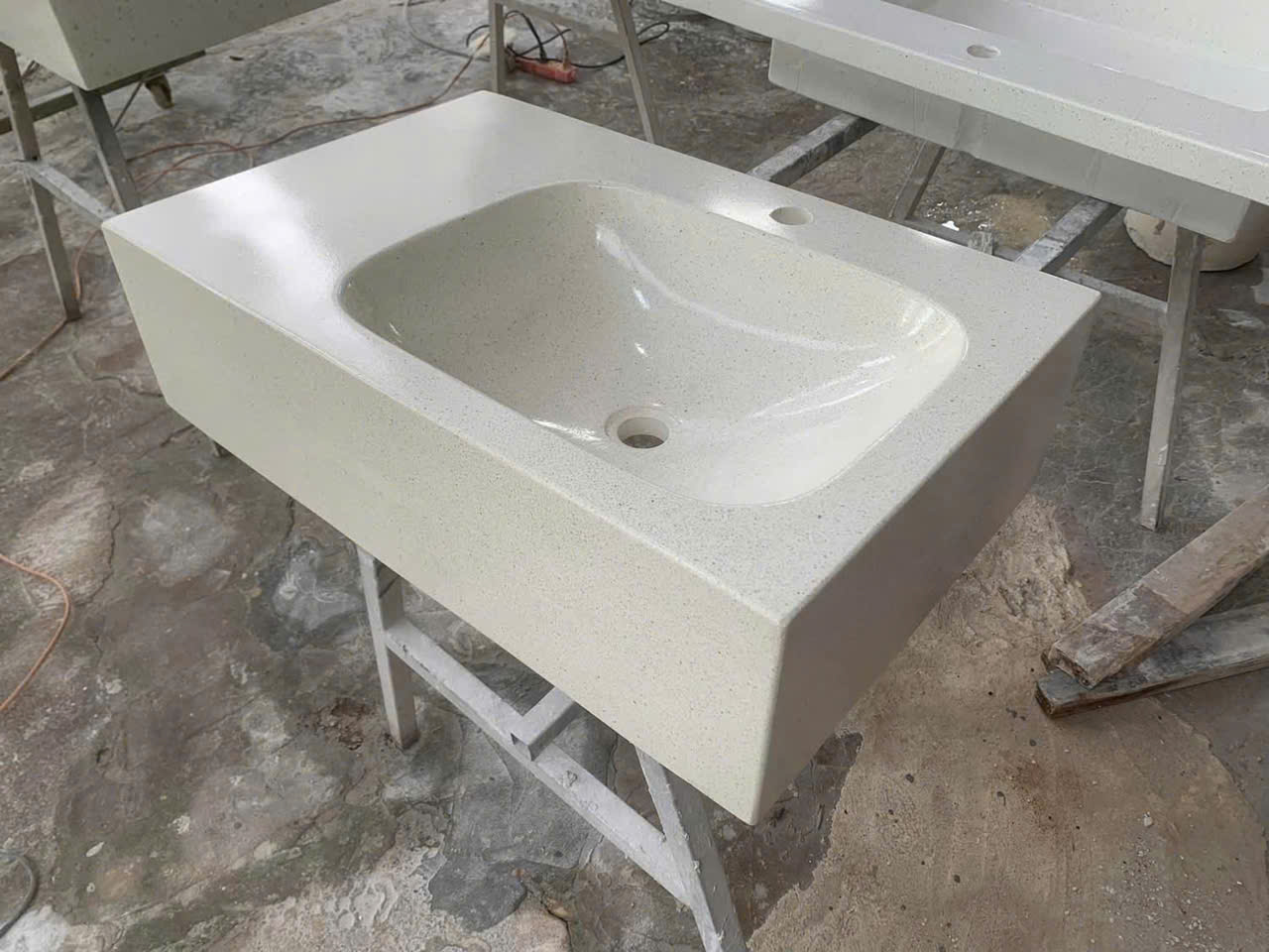 Chậu rửa đá terrazzo âm tường tại TP.HCM