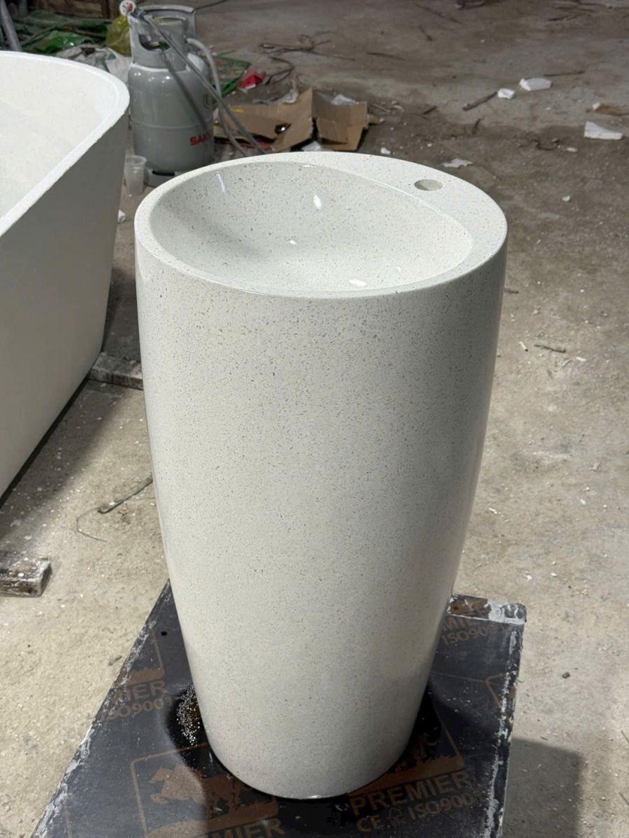 Chậu rửa mặt đá terrazzo trụ đứng hình đầu đạn
